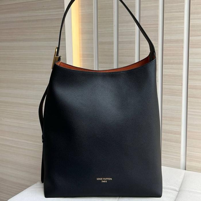 LV Lowkey Hobo - Bestseller