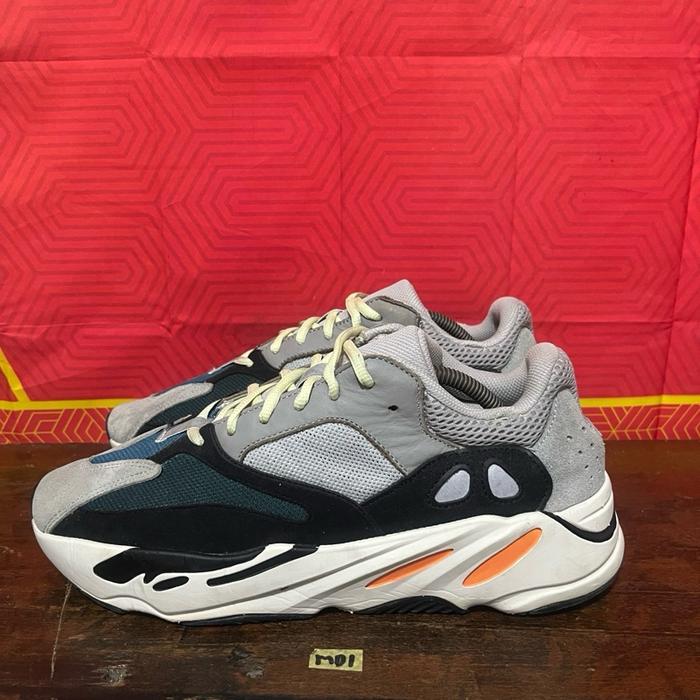 Sepatu second ori adidas yezzy 700 size 46