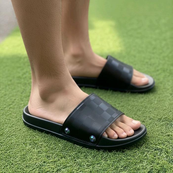 Sandal Slip On Titanium Pria Wanita Desain Elegan Nyaman - Tanpa Baut Polos, 39