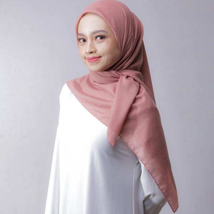 Kerudung  Hijab Segi Empat Bahan Voal -  Salem Pink - Arum Munik - Ledy Color Muslim Square Wanita N