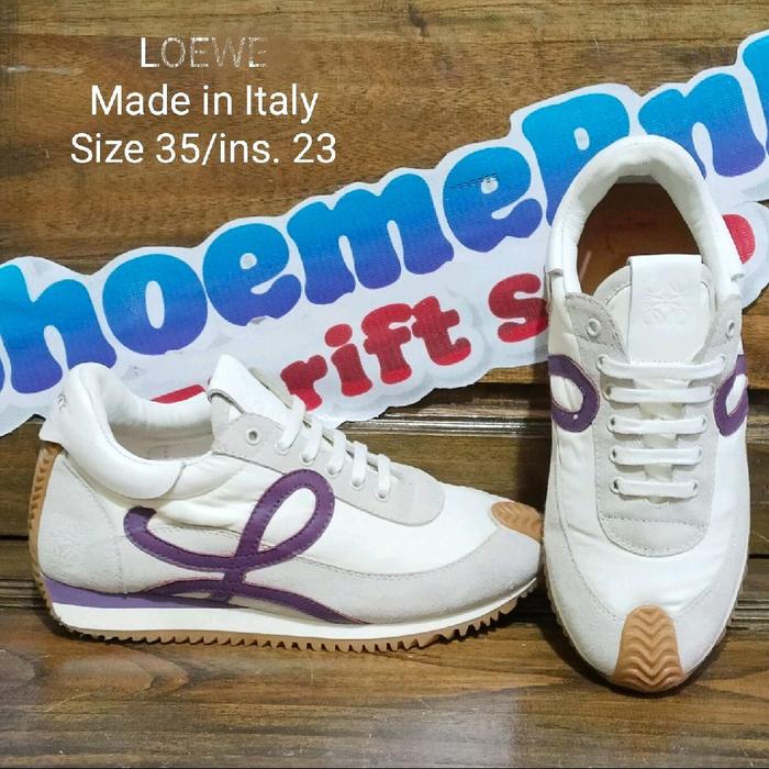 LOEWE,  MADE IN ITALY,  SIZE 35,, INSOLE 23 CM (SECOND)