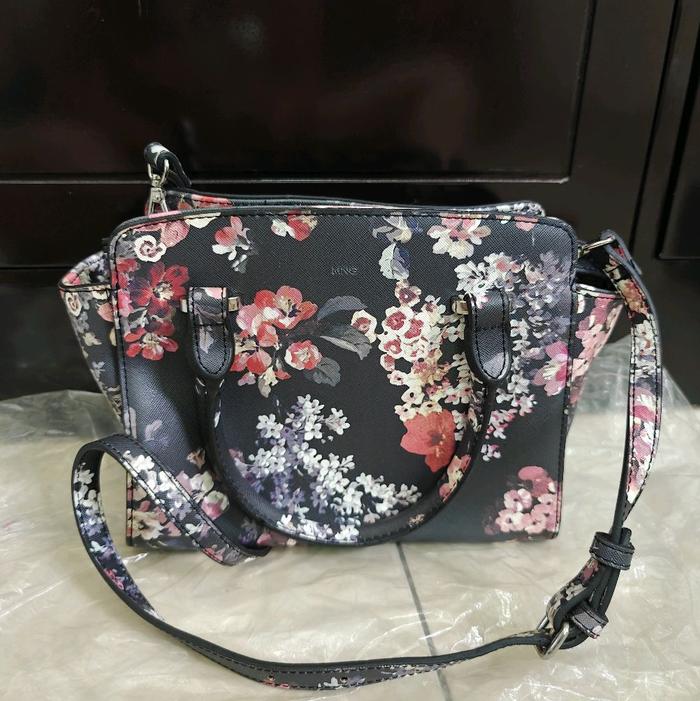 PRELOVED MANGO FLOWER BAG BLACK ORIGINAL