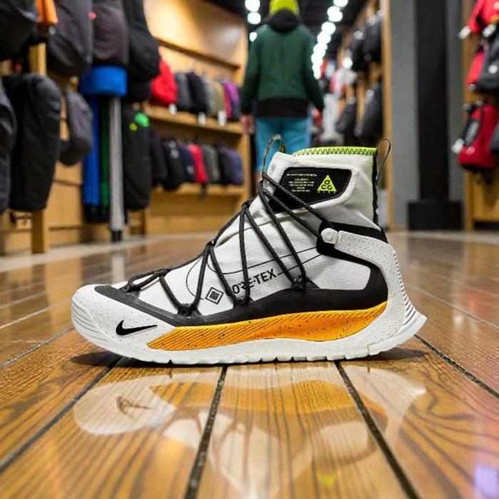 Sepatu Daily hiking trail Nike ACG Air Terra Antarktik Gore-Tex 'University Gold' Men's