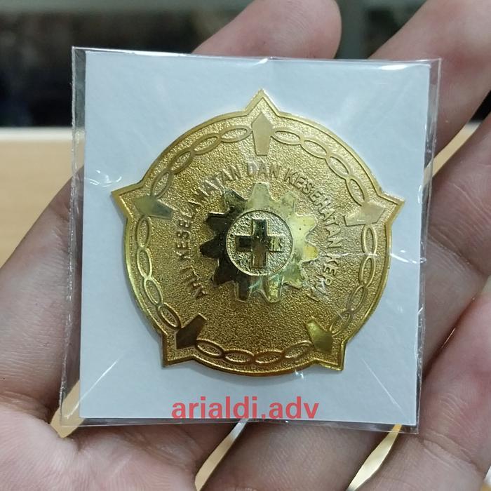 Pin Ahli K3 Ukuran 4 Cm Pin Panca Karsa Ahli K3 Kuningan Sepuh Emas Magnet