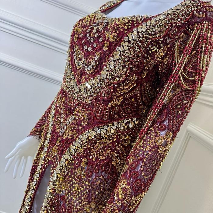 Sewa dan costume size Kebaya pengantin mewah dan elegan