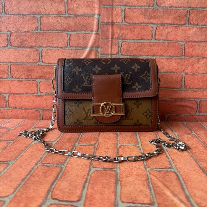 Tas Sling Wanita Kulit Elvi Second Branded Coklat / Tas Selempang Kecil Louis V Paris Kulit Second B