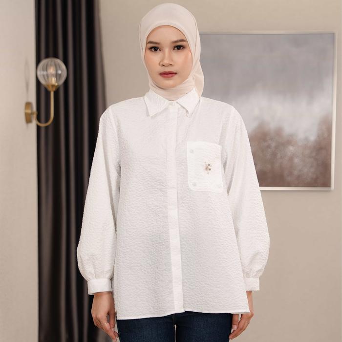 Mayoutfit Azzura Shirt | Baju Lebaran Kemeja Putih Wanita Motif Textured Aksen Payet Beads