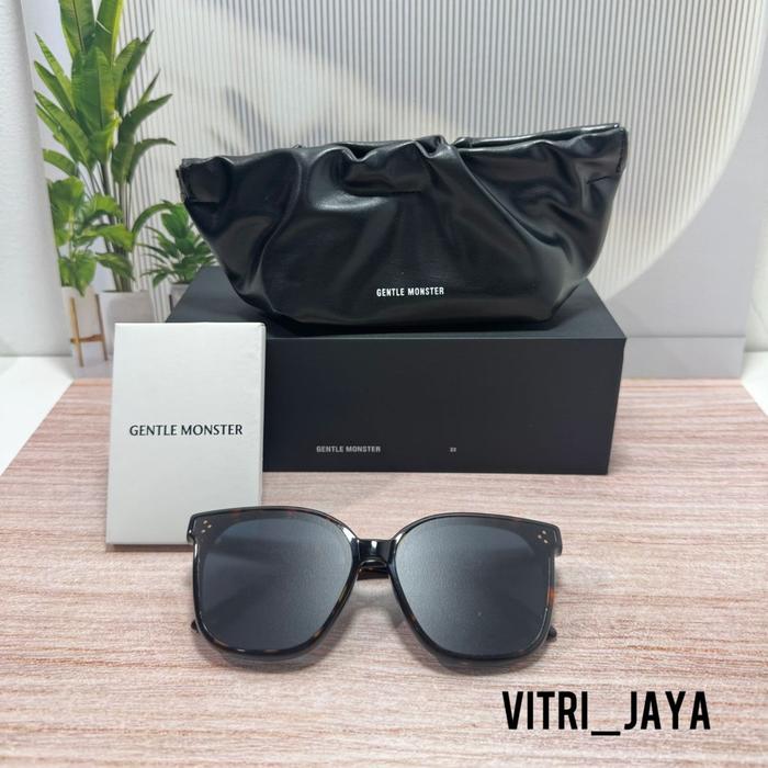 KACAMATA SUNGLASSES GENTLE MONSTER LILIT  FULL BLACK ORIGINAL
