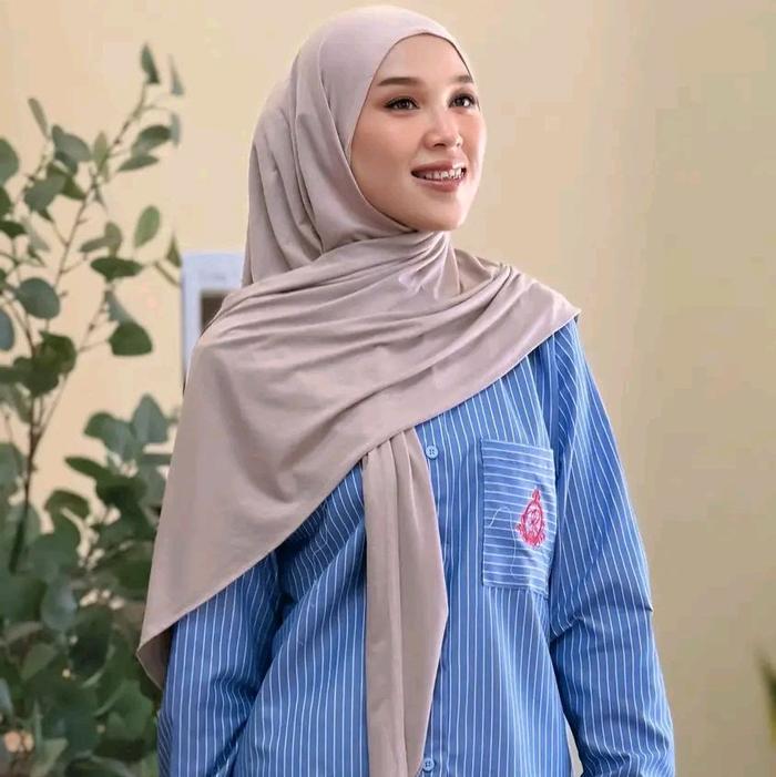 Segitiga Arumi LR // Hijab LR Instan Rayon Airflow