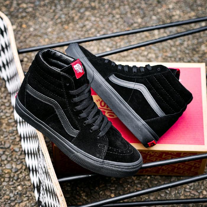 Sepatu Vans Sk8 Hi Classic Full Suede Black Black Original