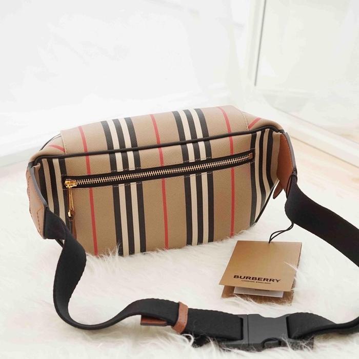BURBERRY ICON STRIPE E-CANVAS SONNY BELT BAG IN ARCHIVE BEIGE