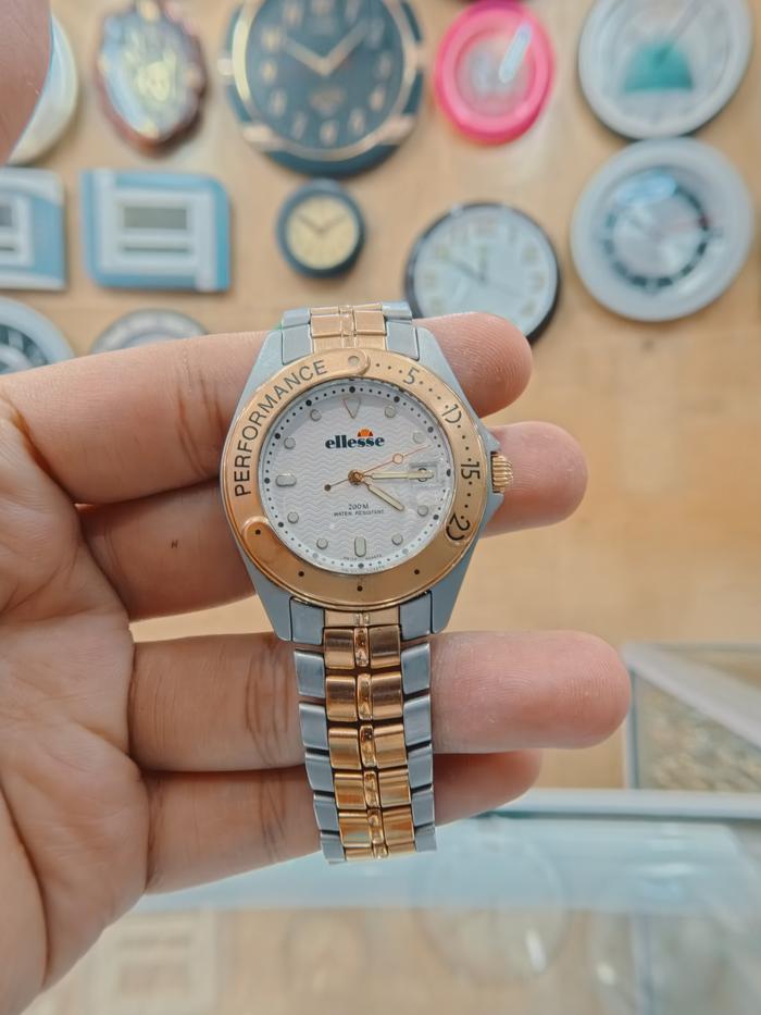 Jam Tangan Ellesse 0634040 All Stainless Steel Kombinasi Gold Water Resist 200 M SecondHand Mulus Se