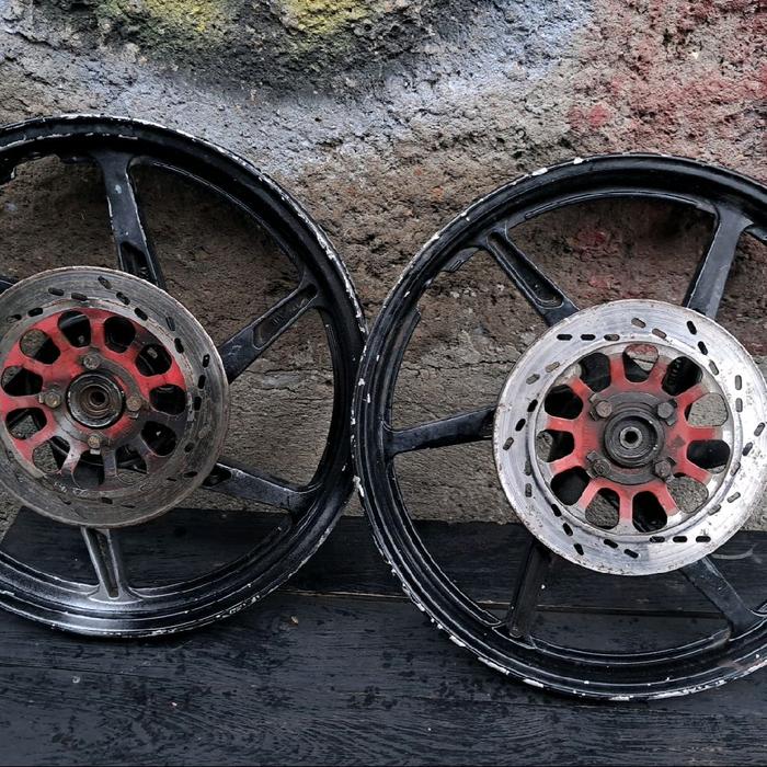 Velg satria ru 120 lumba satria r hiu satria r suzuki pelek racing palang original ori copotan stand