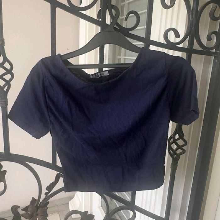 T-Shirt Uniqlo Thrift Croptop Navy Blue Ukuran S