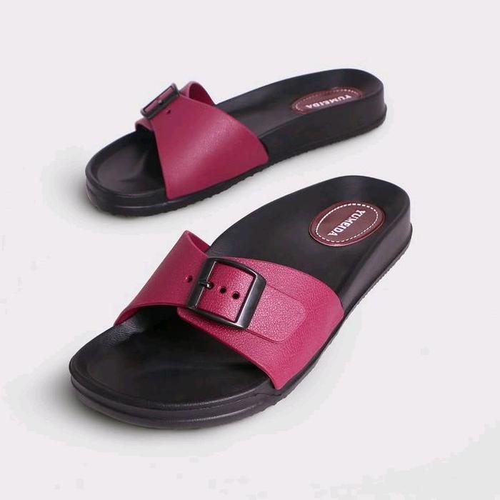 YUMEIDA Sandal Jelly Slop Wanita Bahan Karet Kuat Nyaman Tidak Licin Antislip 9061  Merah Shoes