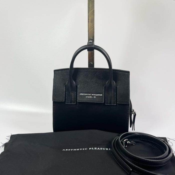 Aesthetic Pleasure Micro Isolation Bag