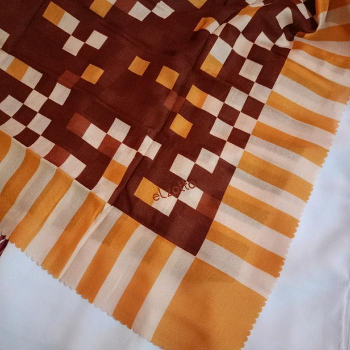 SEGI EMPAT ELZATTA KAILA PIXEL COKLAT // kerudung segi empat // kerudung elzatta motif