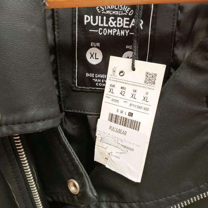 Jaket Black Hitam Leather Kulit Pull And Bear Original Size XL Minus Kulit Mengelupas Pria