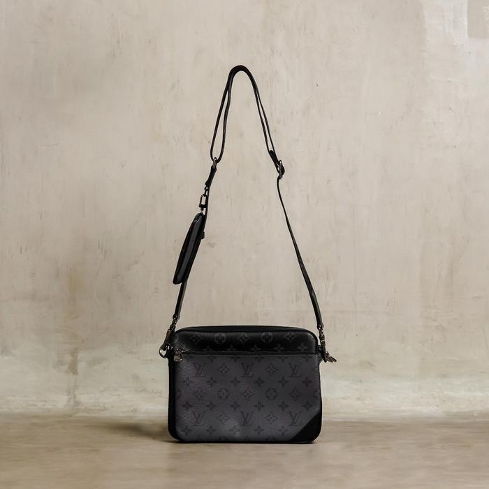 Tas LOUIS VUITTON LV TRIO MESENGGER MONOGRAM ECLIPSE REVERSE SHOULDER BAG 100% ORIGINAL - 24X18X4CM