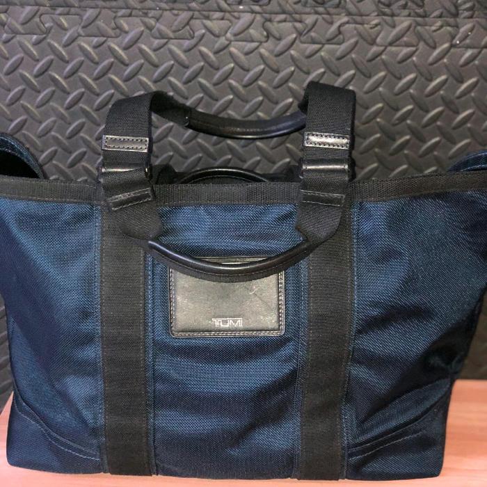 Tumi Alpha Carryall Tote (Second Like New)