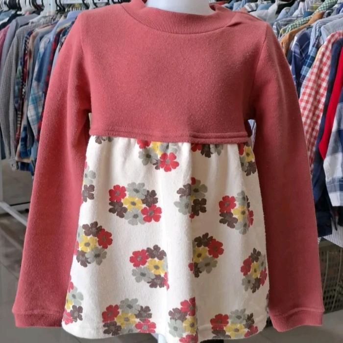 Dres Anak Wanita Motif Bunga Warna Merah Muda & Putih Lengan Panjang Nyaman Untuk Dipakai Sehari-har