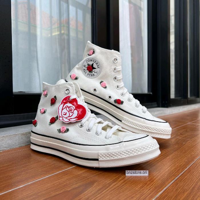 Sepatu Sneakers Wanita Converse Chuck 70 Hi Egret/Red/Lt Jellyfish/Jitter