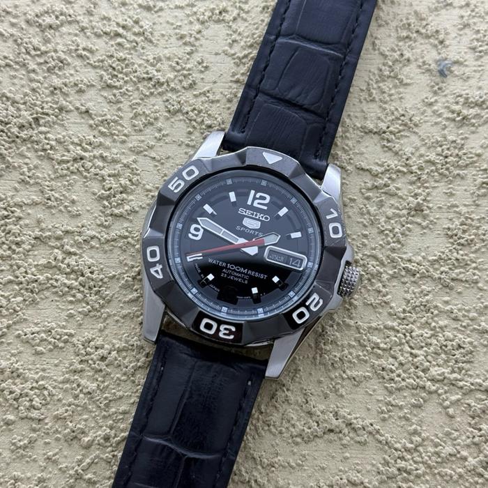 Arloji Jam tangan Seiko 5 Sport 7s36c Black Diver Second Preloved Watches