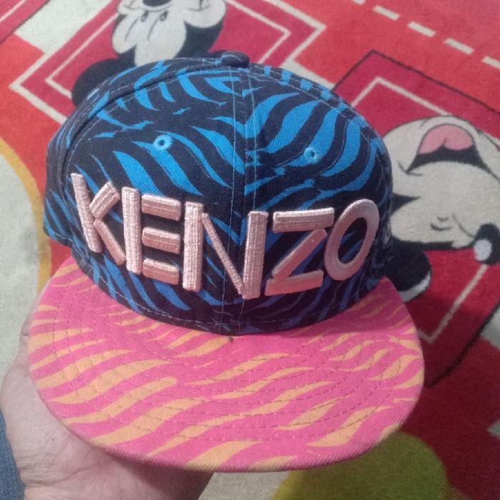 Topi Snapback Kenzo Paris Size 71/8 - Model salur