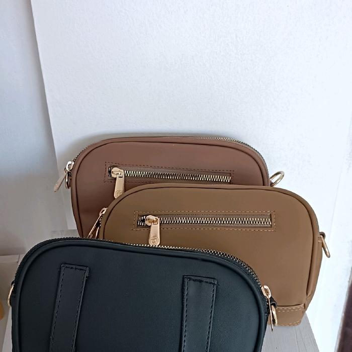 domsel kekinian- domsel bahan leather premiun- domsel wanita-domsel bali