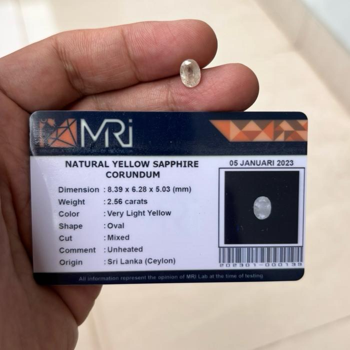 Natural Yellow Sapphire 2.56crt ceylon no heat memo mri