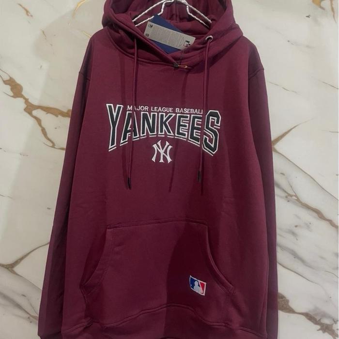 Jaket Hoodie Yankees Maroon dengan Logo MLB dan Desain Major League Baseball untuk Pria dan Wanita