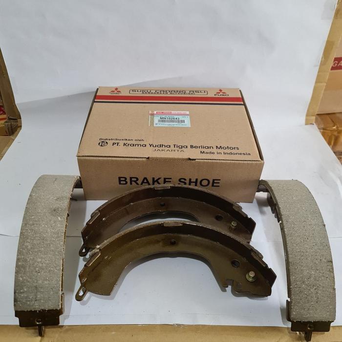 Kampas Rem Belakang Brake Shoe Mitsubishi L200 Strada