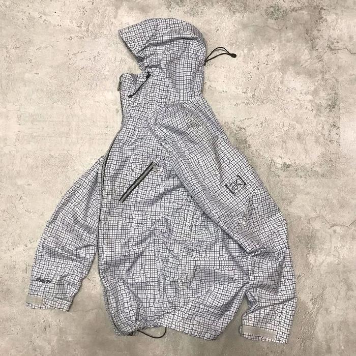 JAKET OUTDOOR  BURTON  GORETEX hiking size L