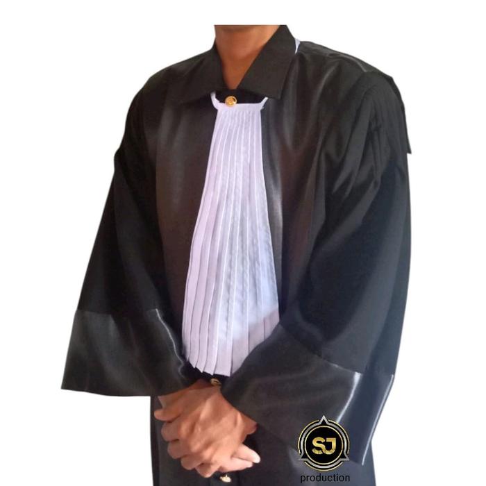 toga advokat / pengacara pria dan wanita