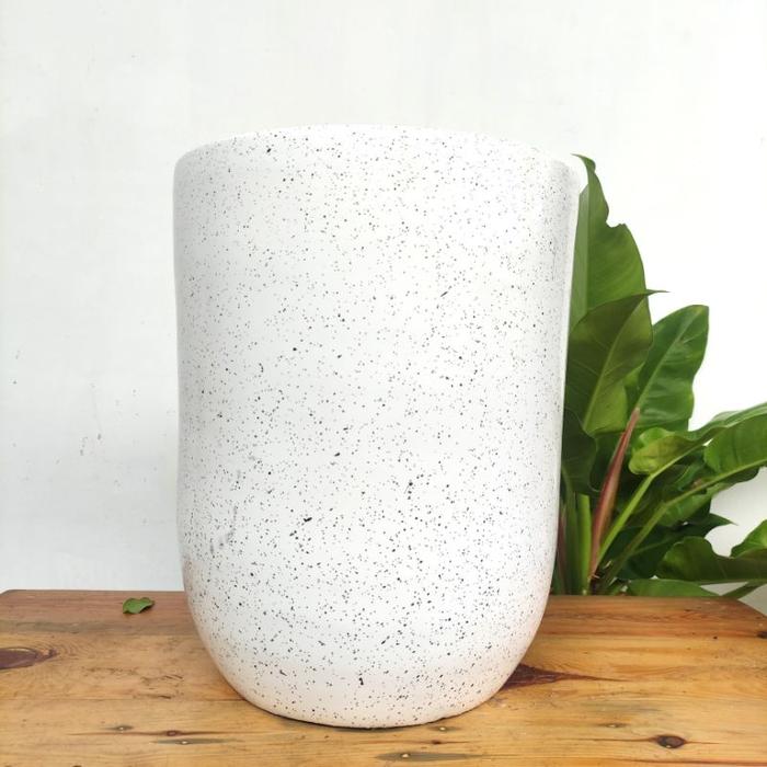 READY POT KAPSY 25 PUTIH BINTIK |D25 T35 | GERABAH TERRACOTA | Plantasteid | DALAM KOTA