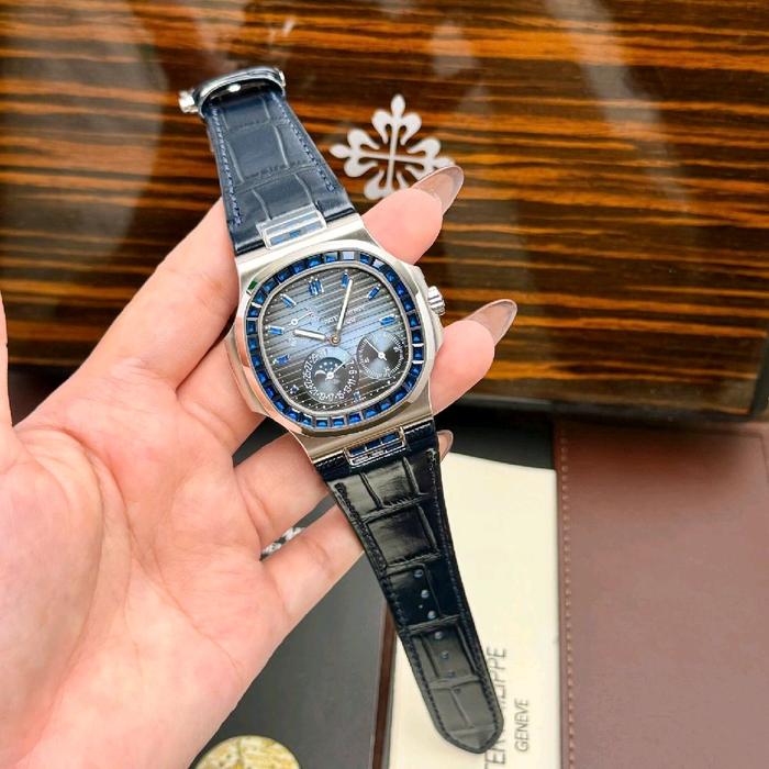 Patek Philippe 5724 Moonphase Swiss Automatic Factory 40mm Body Silver Diamond