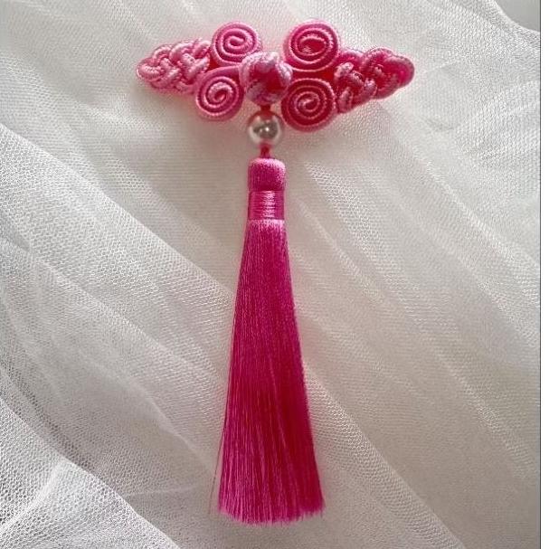 Selene.Co Pin Tassel / Tassel Baju / Jepit Imlek / Pin Imlek