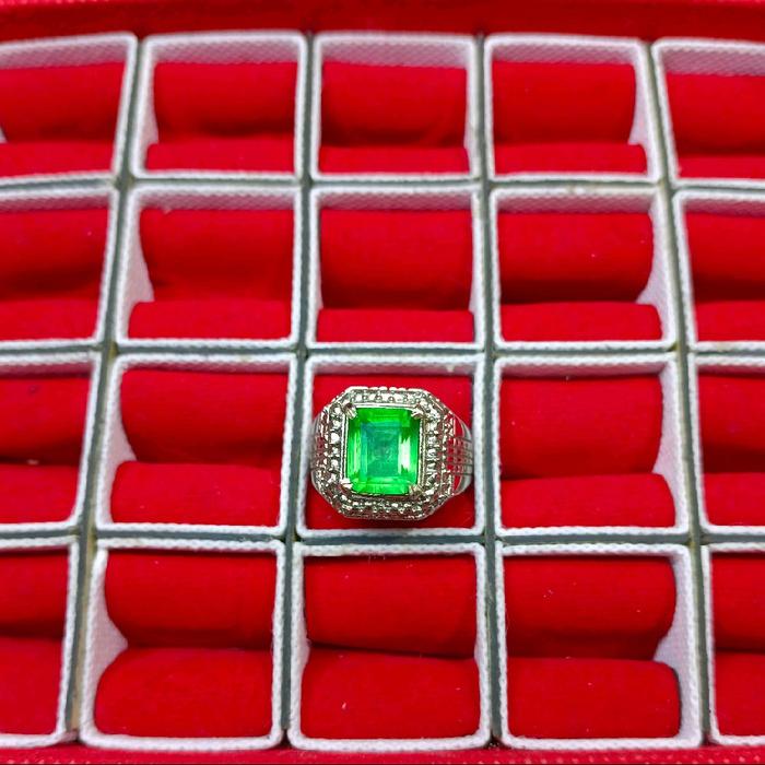 Batu cincin natural jamrud
