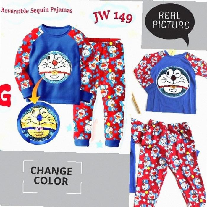 SET BAJU TIDUR ANAK PIYAMA ANAK JUNIOR WARDROBE JW 149 DORAEMON SEQUIN BOLAK BALIK | Hot Item