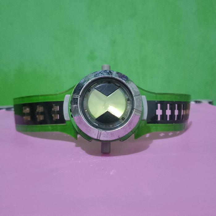 Jam Tangan BEN 10 ILLUMINATOR ULTIMATE OMNITRIX WATCH PROJECTOR CN Bandai 2008 Murah Retro Vintage R