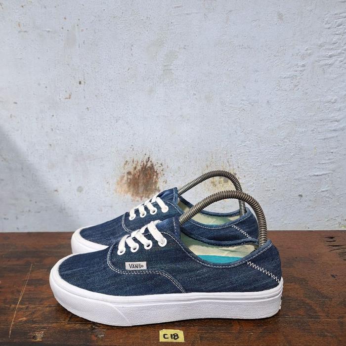 Sepatu second original Vans authentic size 39