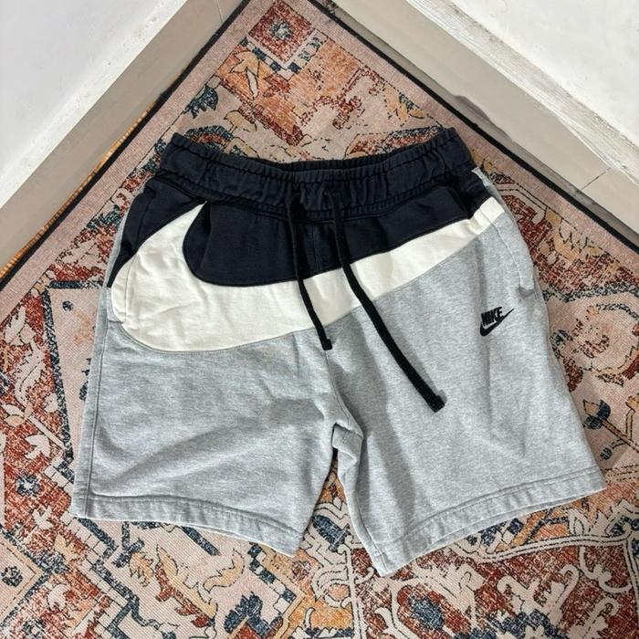 CELANA PENDEK NIKE BIG SWOOSH SIZE M