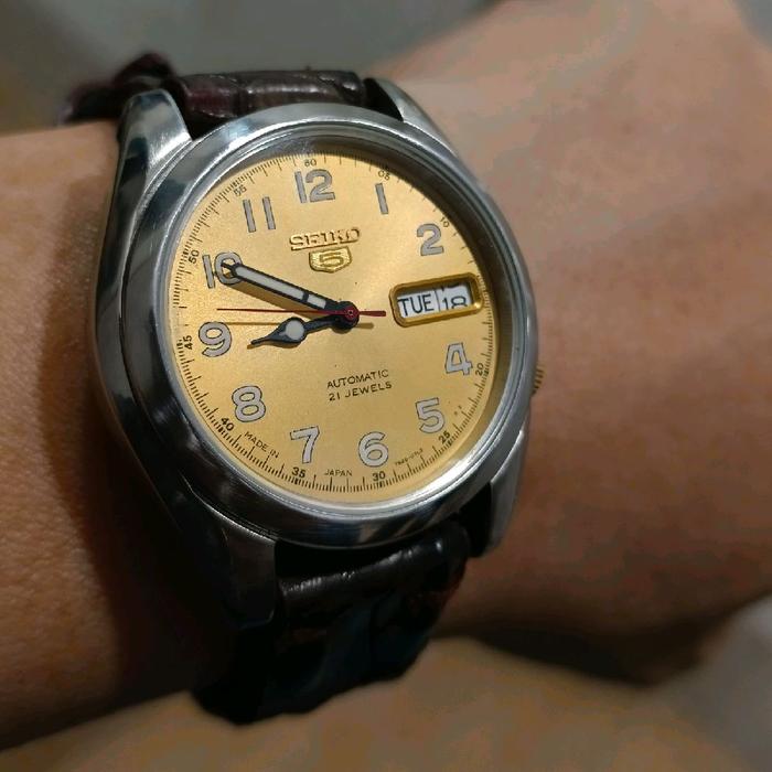 Arloji Seiko 5 Gold Dial Index Arabic Automatic