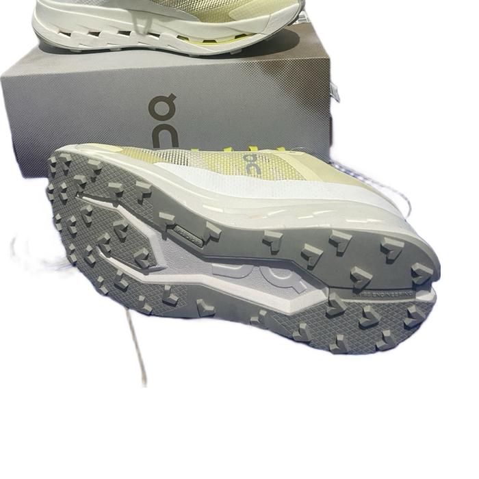 Sepatu On Cloud Sneakers tipe Cloud ultra