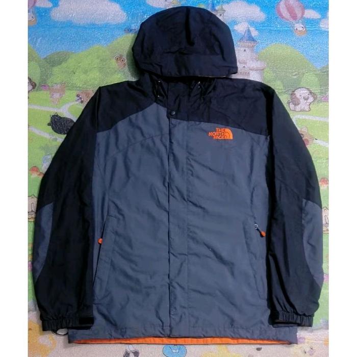 Jaket Outdoor Gorpcore The North Face MP3 SDD Two Tone Color Black and Gray Second