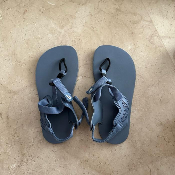 Preloved PYOPP FLEDGE Tapak Ultra Barefoot Flip-Flops Infinity Blue size 37