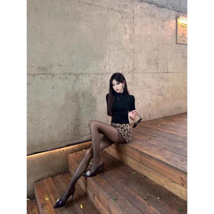 Maisonchic Premium Korean Set Turtleneck Top dan Rok Mini Leopard Wanita Slim Fit Sexy Elegant Outfi