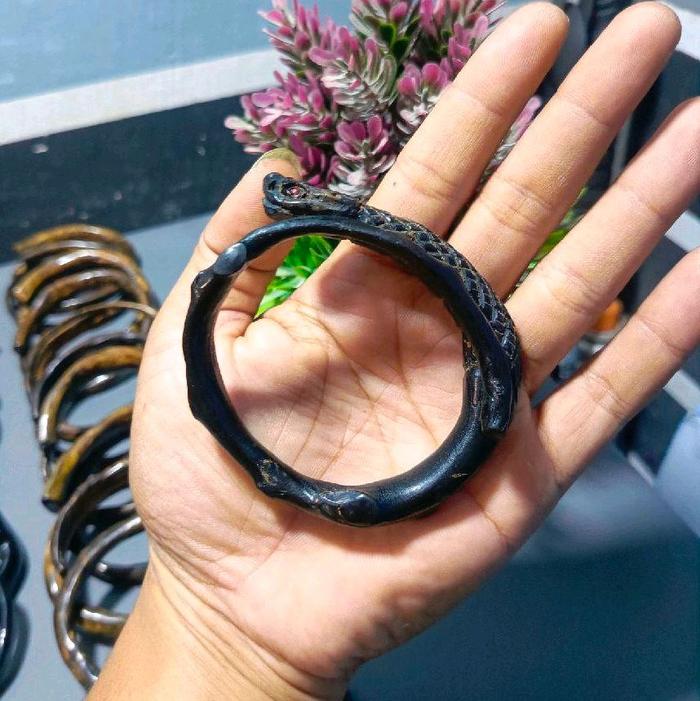 Gelang akar bahar ukir ular