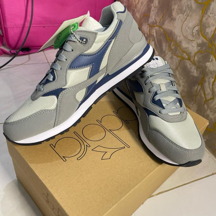 Sepatu Diadora N92 Sneakers