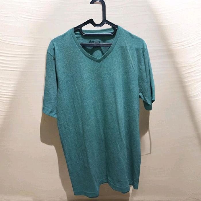 Kaos Polos Pria  -  Merk Details